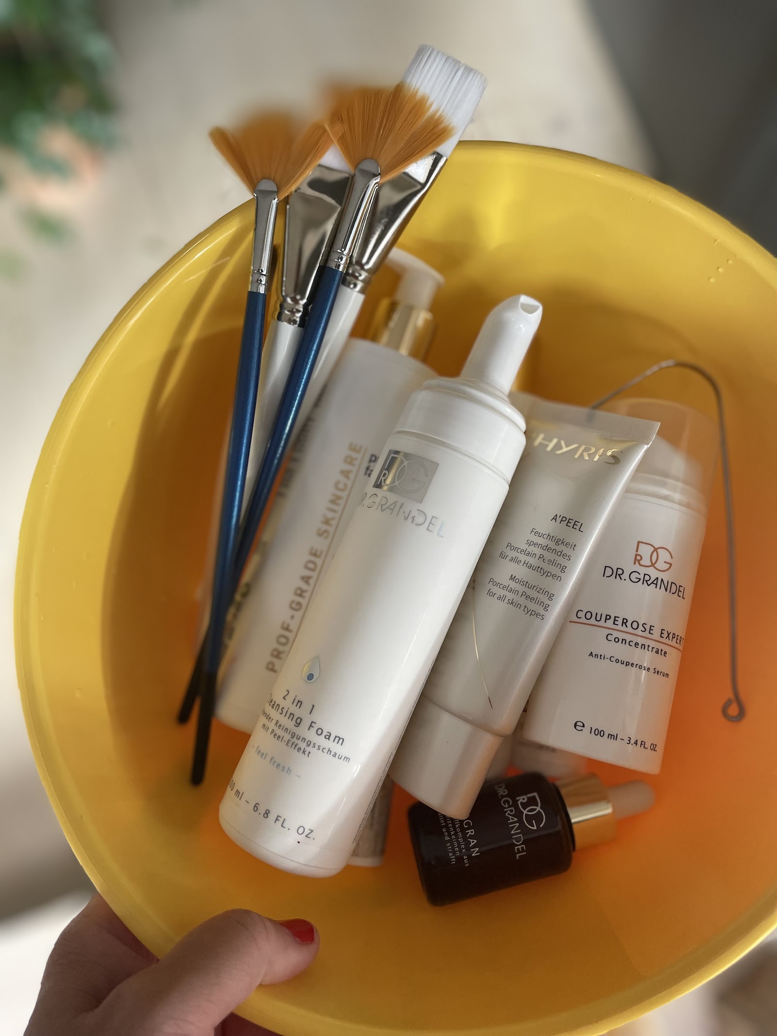 Natürlich Schön – Wimpern- und Brauenfärben